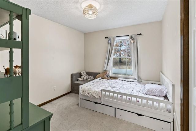 15805 E 2nd Street S, Independence, MO 64050