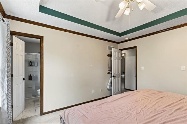 15805 E 2nd Street S, Independence, MO 64050