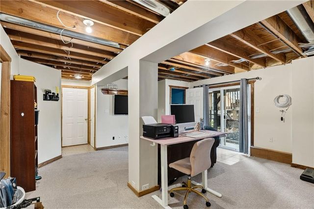 15805 E 2nd Street S, Independence, MO 64050