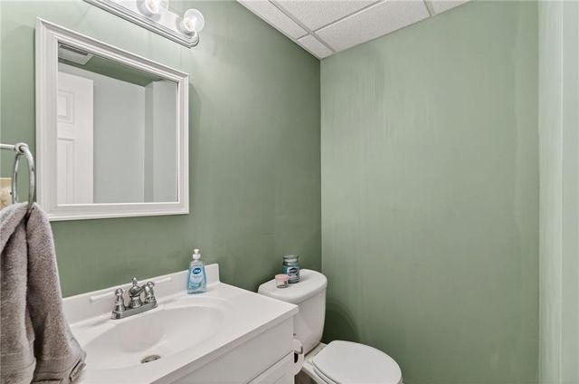 15805 E 2nd Street S, Independence, MO 64050