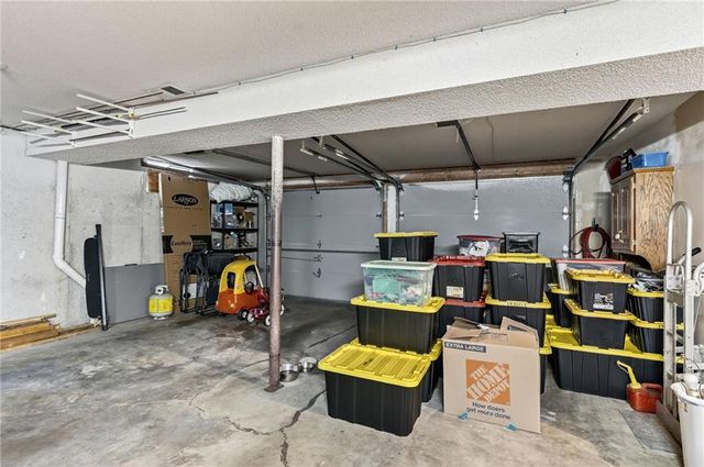 15805 E 2nd Street S, Independence, MO 64050