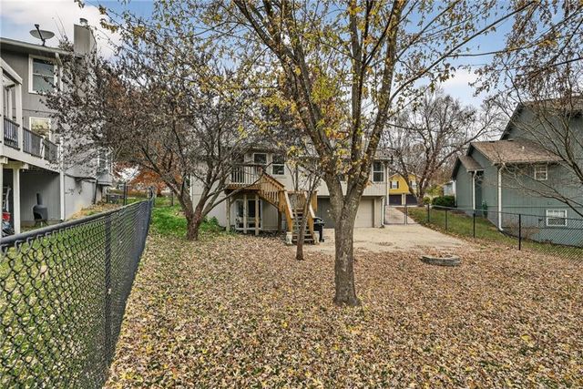 15805 E 2nd Street S, Independence, MO 64050