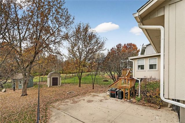 15805 E 2nd Street S, Independence, MO 64050