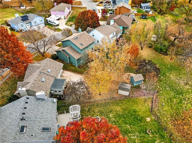 15805 E 2nd Street S, Independence, MO 64050