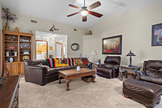 145 Cross Creek, Lone Grove, OK 73401