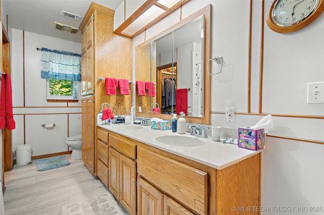 145 Cross Creek, Lone Grove, OK 73401