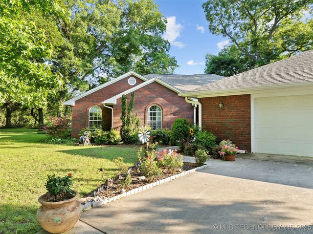 145 Cross Creek, Lone Grove, OK 73401