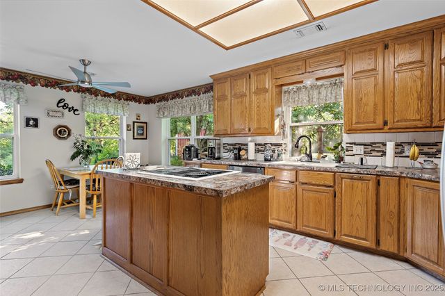 145 Cross Creek, Lone Grove, OK 73401