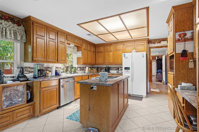 145 Cross Creek, Lone Grove, OK 73401