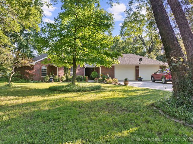 145 Cross Creek, Lone Grove, OK 73401