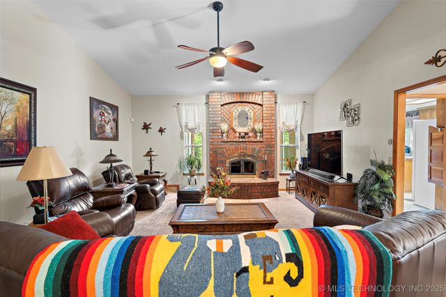 145 Cross Creek, Lone Grove, OK 73401