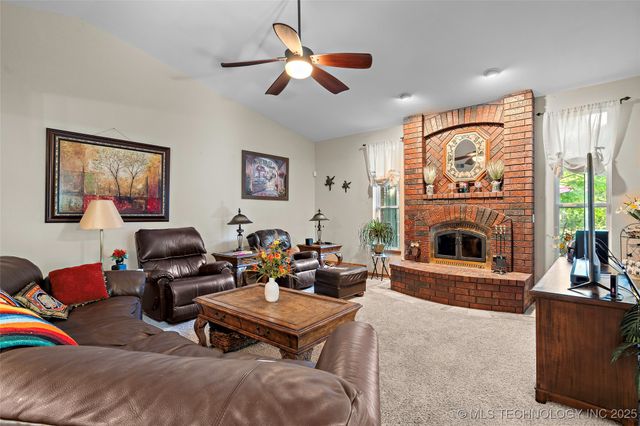 145 Cross Creek, Lone Grove, OK 73401