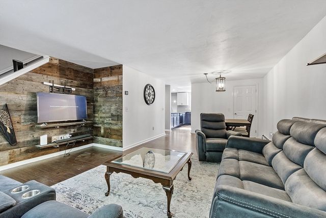 13 Berrington Rd 13, Leominster, MA 01453
