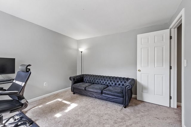 13 Berrington Rd 13, Leominster, MA 01453
