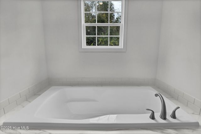 134 Sand Ridge Drive, Beulaville, NC 28518