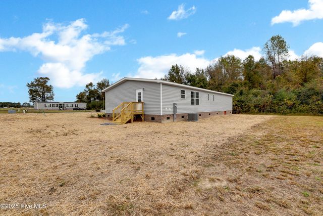 134 Sand Ridge Drive, Beulaville, NC 28518