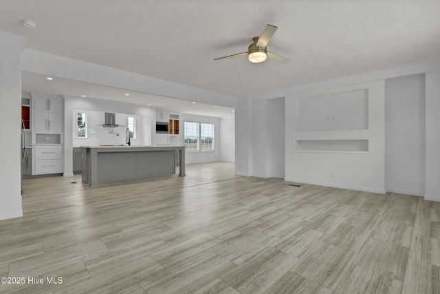 134 Sand Ridge Drive, Beulaville, NC 28518