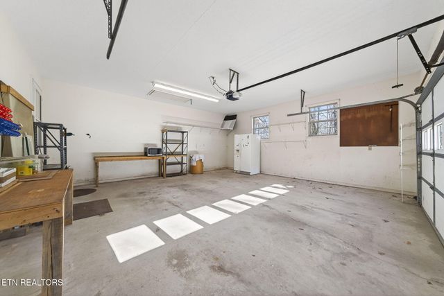 327 Robin Hood Drive, Crossville, TN 38555