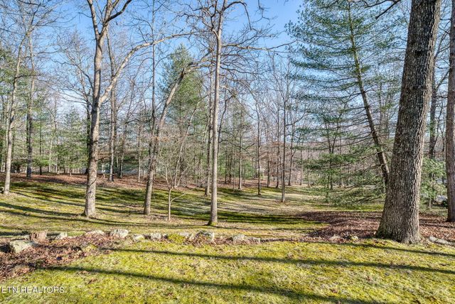 327 Robin Hood Drive, Crossville, TN 38555