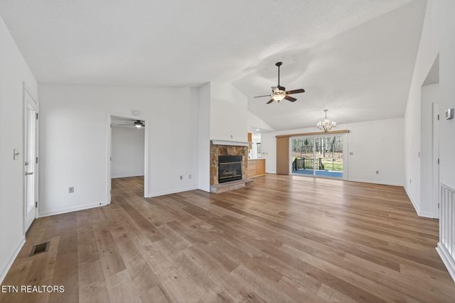 327 Robin Hood Drive, Crossville, TN 38555