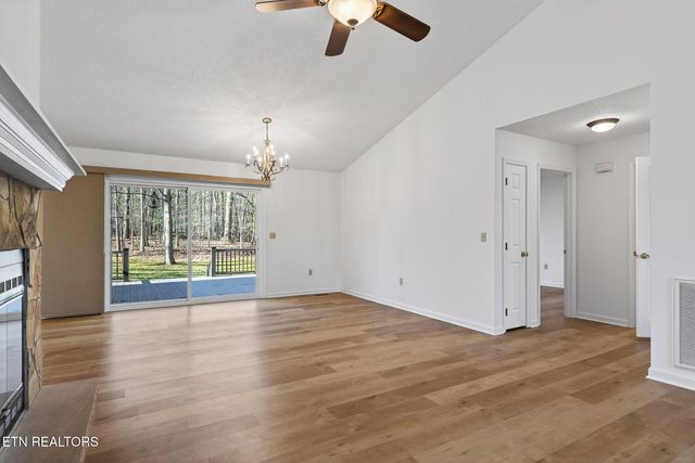 327 Robin Hood Drive, Crossville, TN 38555