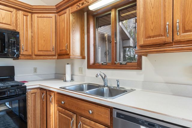 11735 N Waldron Road, Somerset Twp, MI 49249