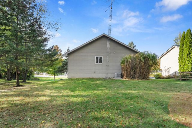 11735 N Waldron Road, Somerset Twp, MI 49249