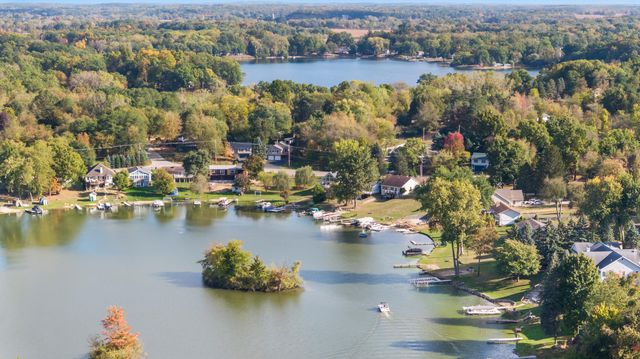 11735 N Waldron Road, Somerset Twp, MI 49249