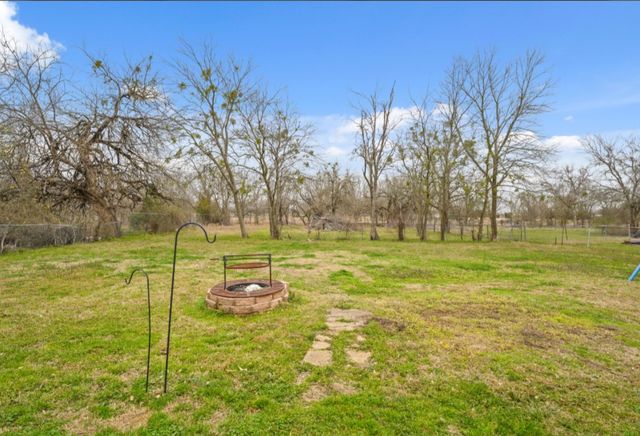 209 Mill Street, Lone Oak, TX 75453