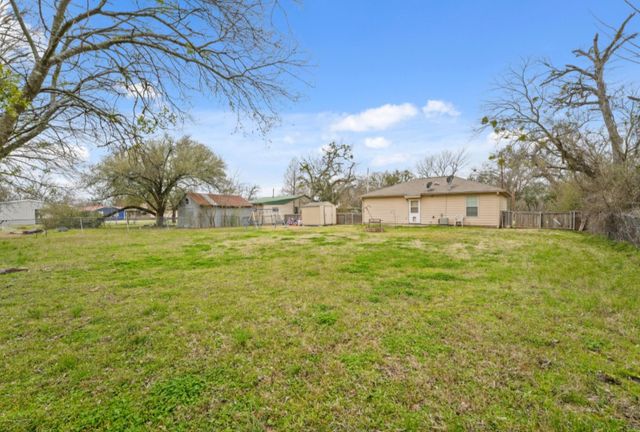 209 Mill Street, Lone Oak, TX 75453
