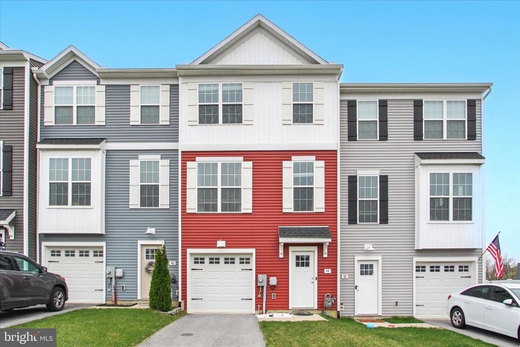 44 COOP LN, Hanover, PA 17331