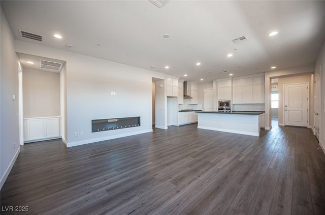 117 Royal Cascade Avenue, Henderson, NV 89011