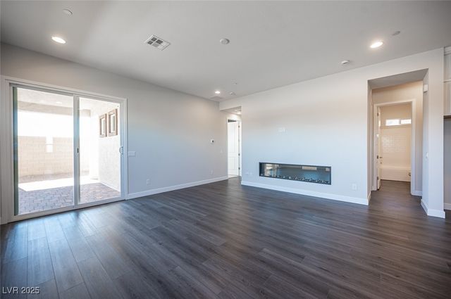 117 Royal Cascade Avenue, Henderson, NV 89011