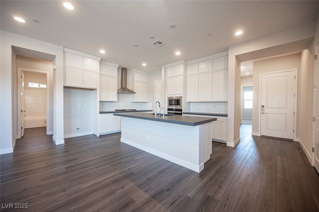 117 Royal Cascade Avenue, Henderson, NV 89011