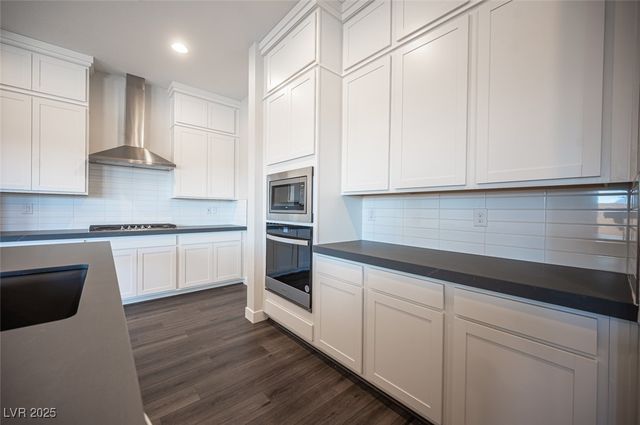 117 Royal Cascade Avenue, Henderson, NV 89011