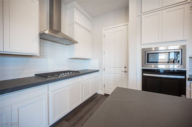 117 Royal Cascade Avenue, Henderson, NV 89011