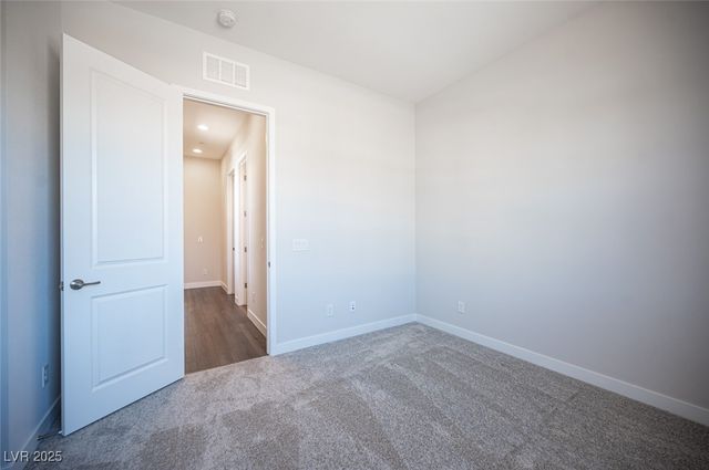 117 Royal Cascade Avenue, Henderson, NV 89011