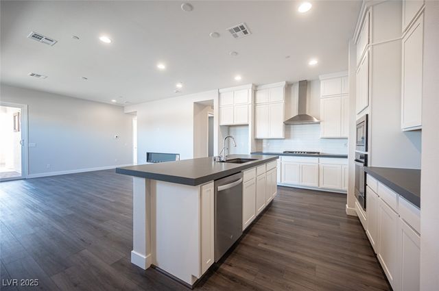 117 Royal Cascade Avenue, Henderson, NV 89011