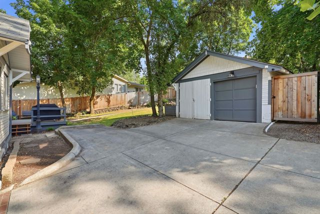 2240 S Rockwood Blvd, Spokane, WA 99203