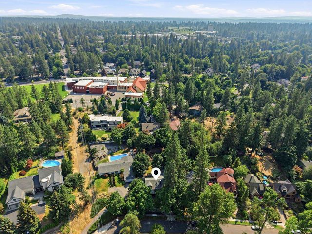 2240 S Rockwood Blvd, Spokane, WA 99203