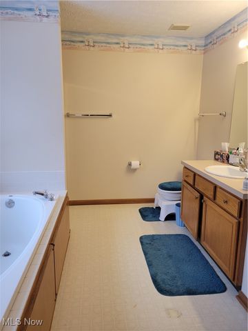 53 Scupper Lane, Northfield Center, OH 44067