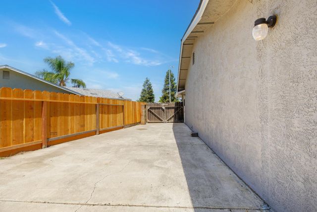 1522 Kiwi Ct, Ripon, CA 95366