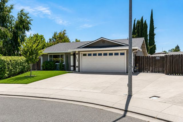 1522 Kiwi Ct, Ripon, CA 95366
