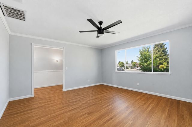 1522 Kiwi Ct, Ripon, CA 95366