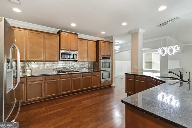 811 Lorrimont Lane, Fairburn, GA 30213