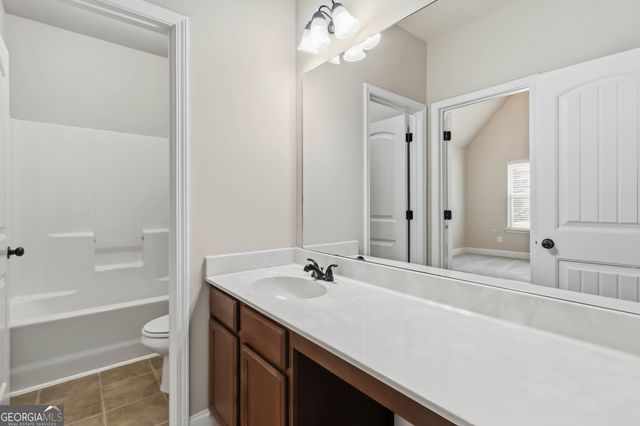 811 Lorrimont Lane, Fairburn, GA 30213