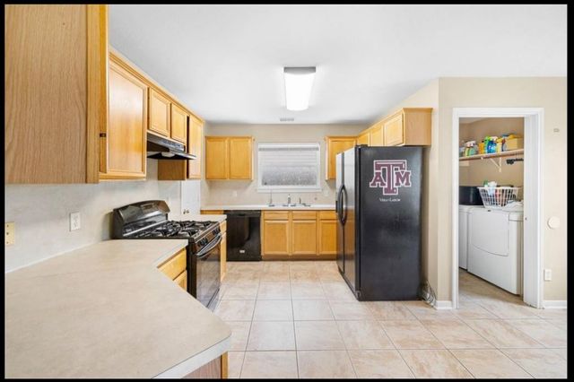 3807 Meadow View Drive, College Station, TX 77845