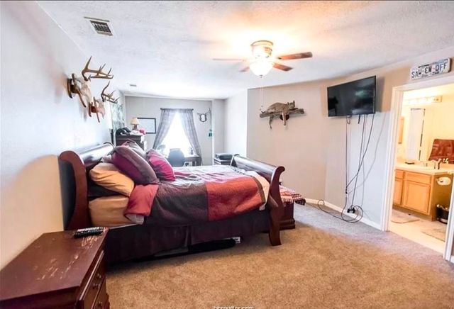 3807 Meadow View Drive, College Station, TX 77845