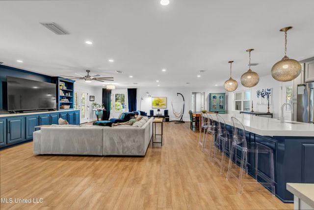 1105 E Cherokee Glen, Ocean Springs, MS 39564