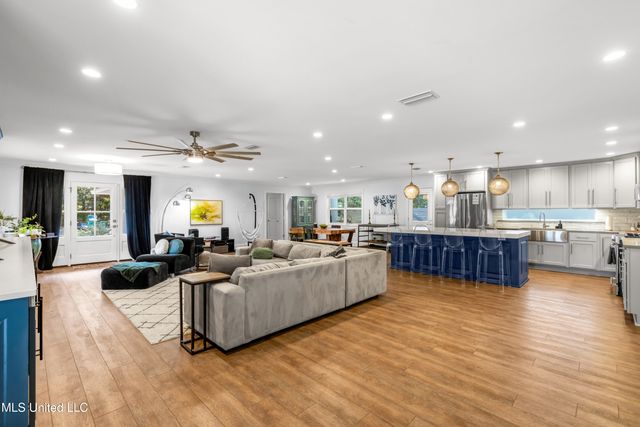 1105 E Cherokee Glen, Ocean Springs, MS 39564